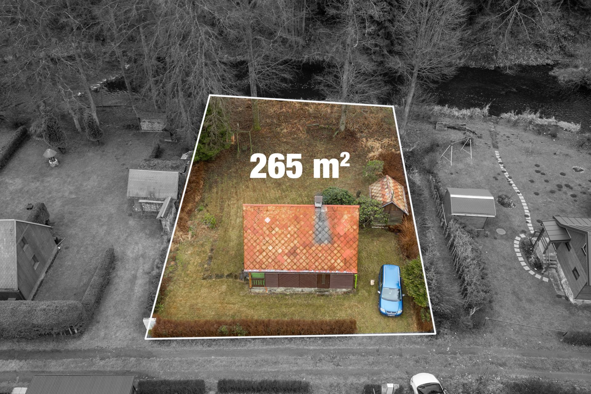 Prodej útulné dřevěné chaty na polosamotě v blízkosti obce Planá