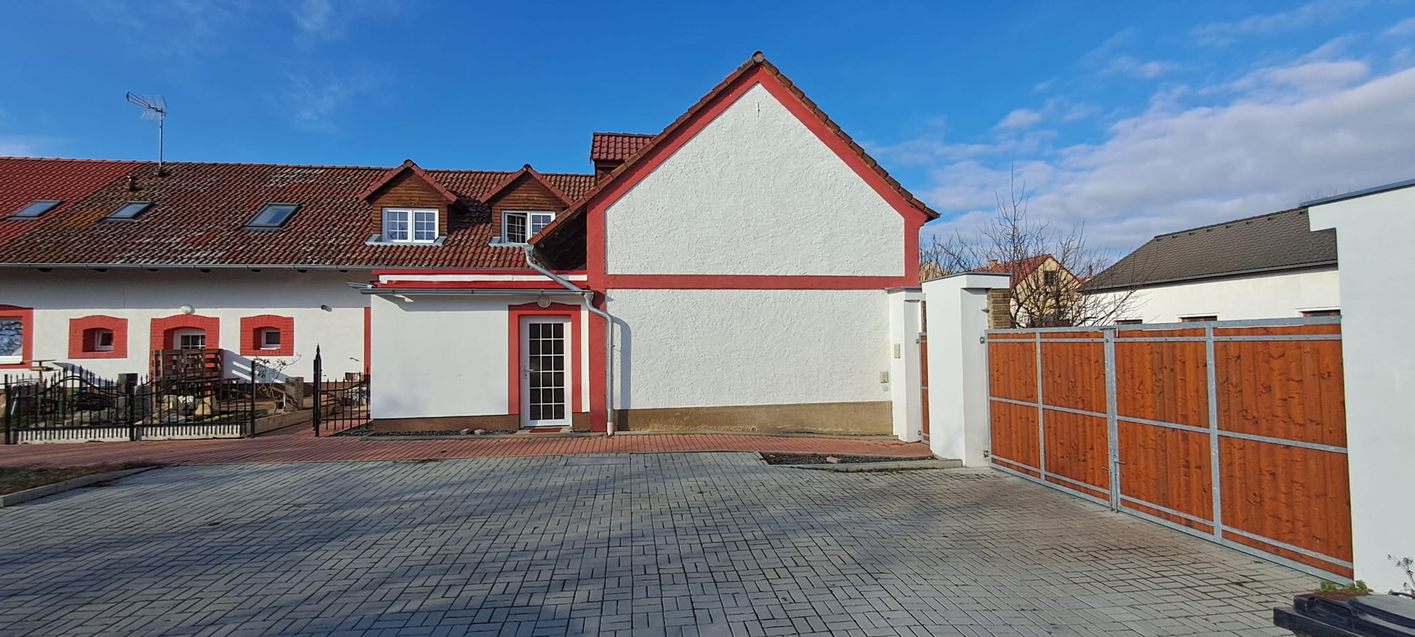 Pronájem bytu 1+kk, 30 m2, Černochov - Peruc, okres Louny