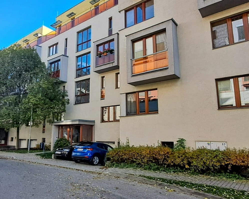 Pronájem bytu 2+kk 58 m² Nad Paloučkem, Beroun - Beroun-Město 14 990 Kč/měsíc
